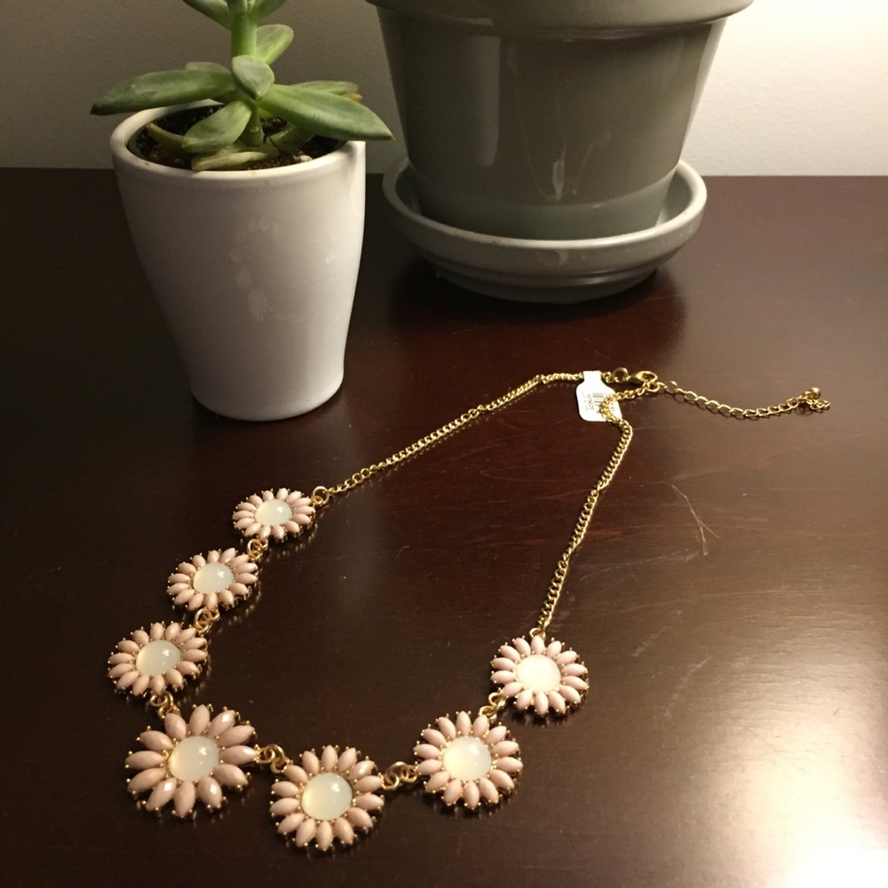 16” gold necklace with pink/ivory flowers BNWT